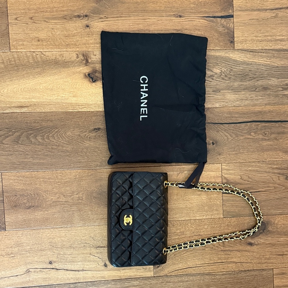 CHANEL Black Quilted Crossbody Bag with Gold Chain